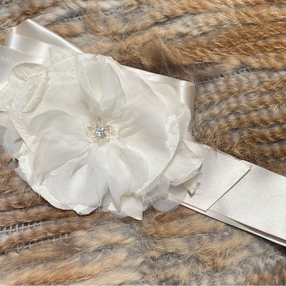Vera wang wedding sash - Picture 6 of 7